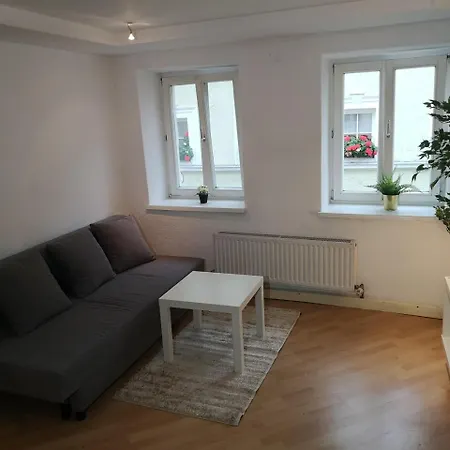 Old Town Apartment *